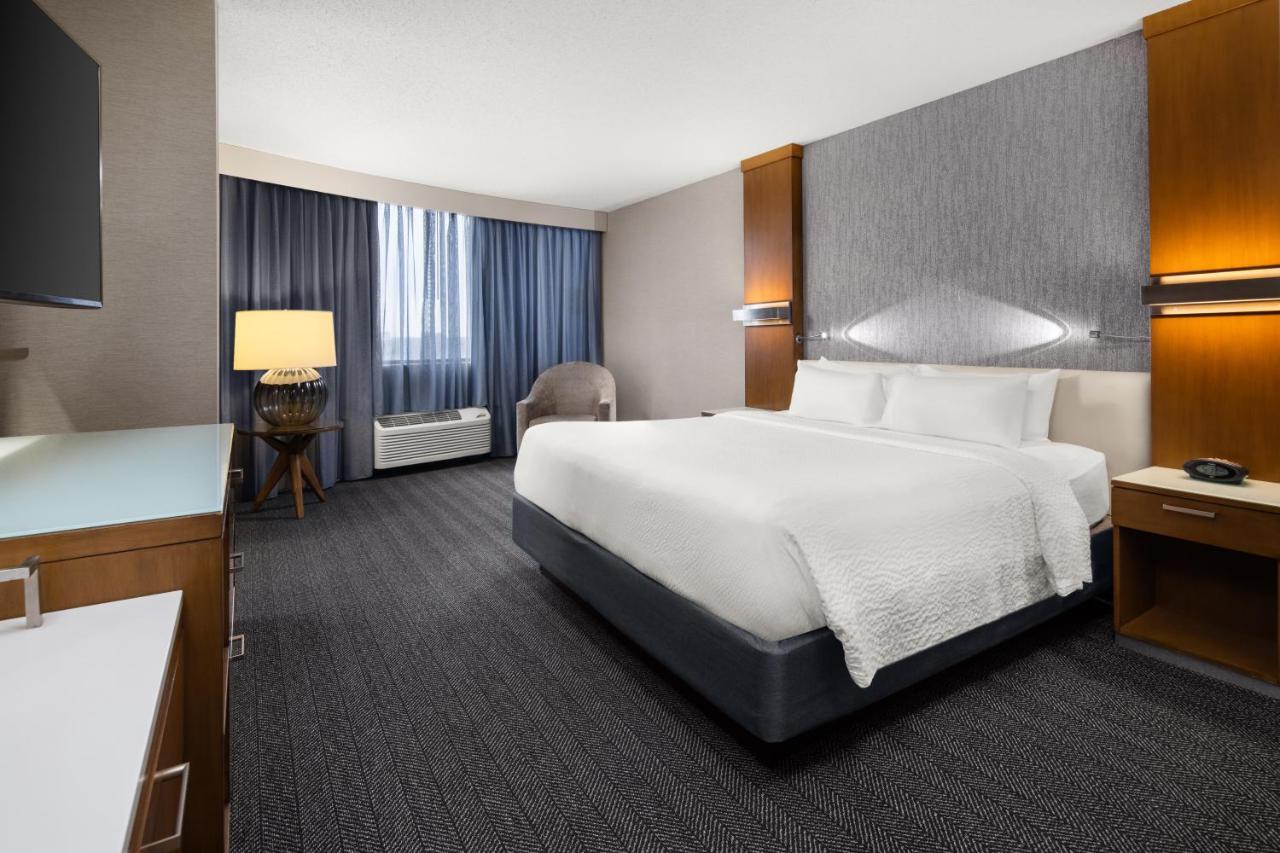 Courtyard By Marriott Minneapolis Downtown Exterior photo