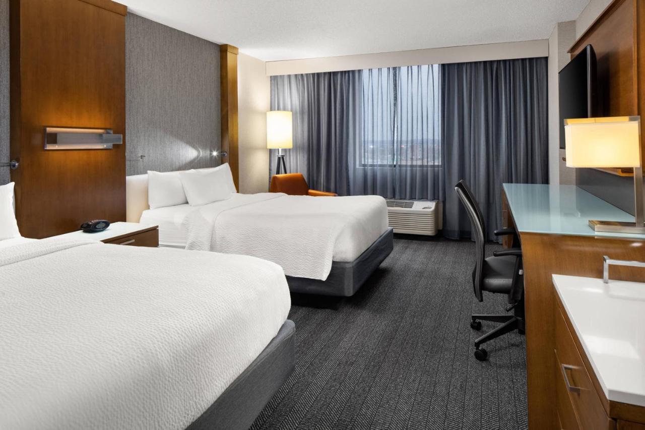 Courtyard By Marriott Minneapolis Downtown Exterior photo