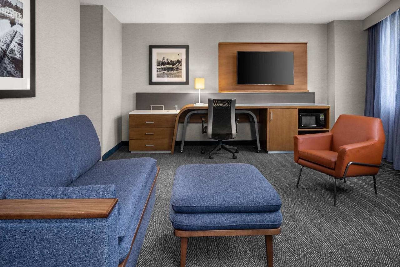Courtyard By Marriott Minneapolis Downtown Exterior photo
