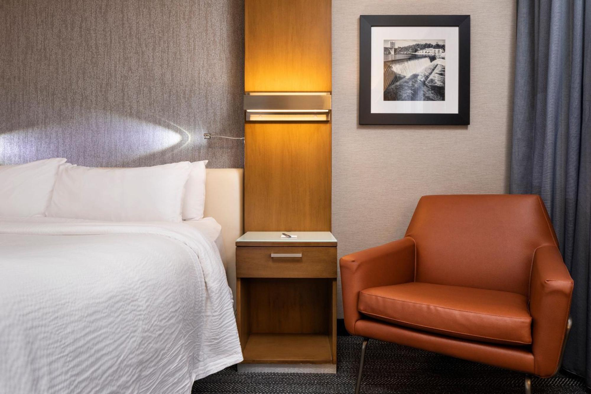 Courtyard By Marriott Minneapolis Downtown Exterior photo