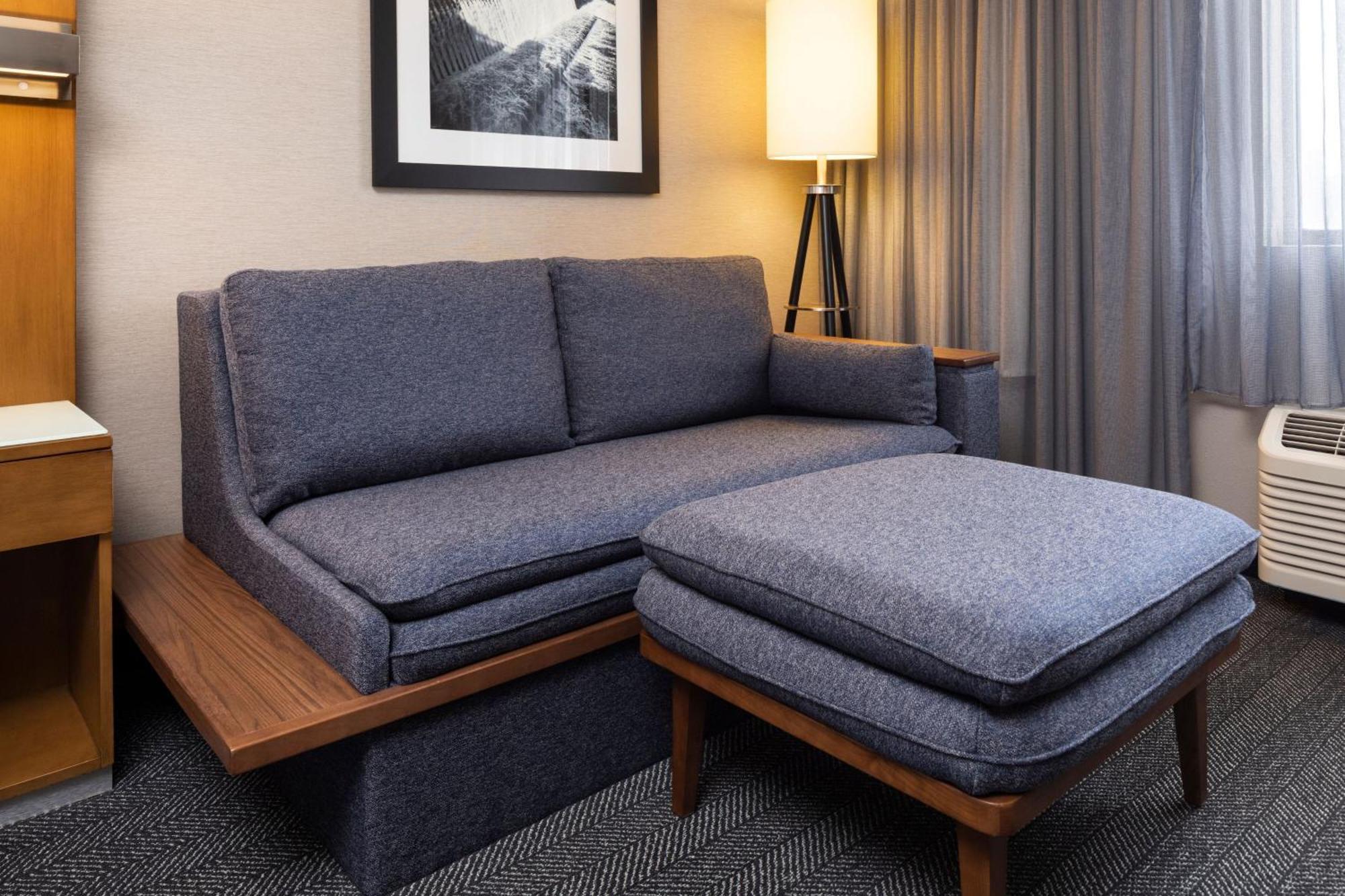 Courtyard By Marriott Minneapolis Downtown Exterior photo