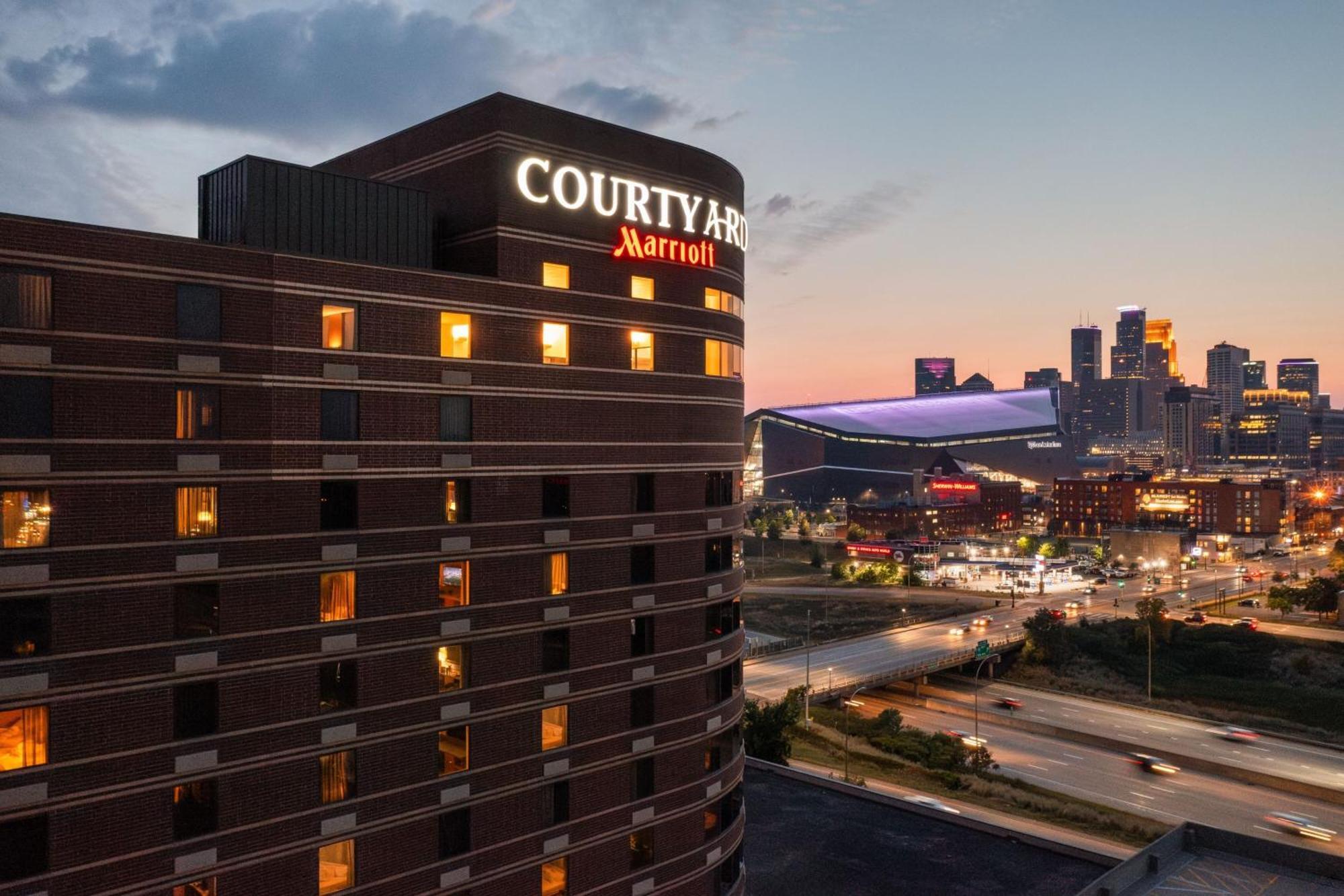Courtyard By Marriott Minneapolis Downtown Exterior photo