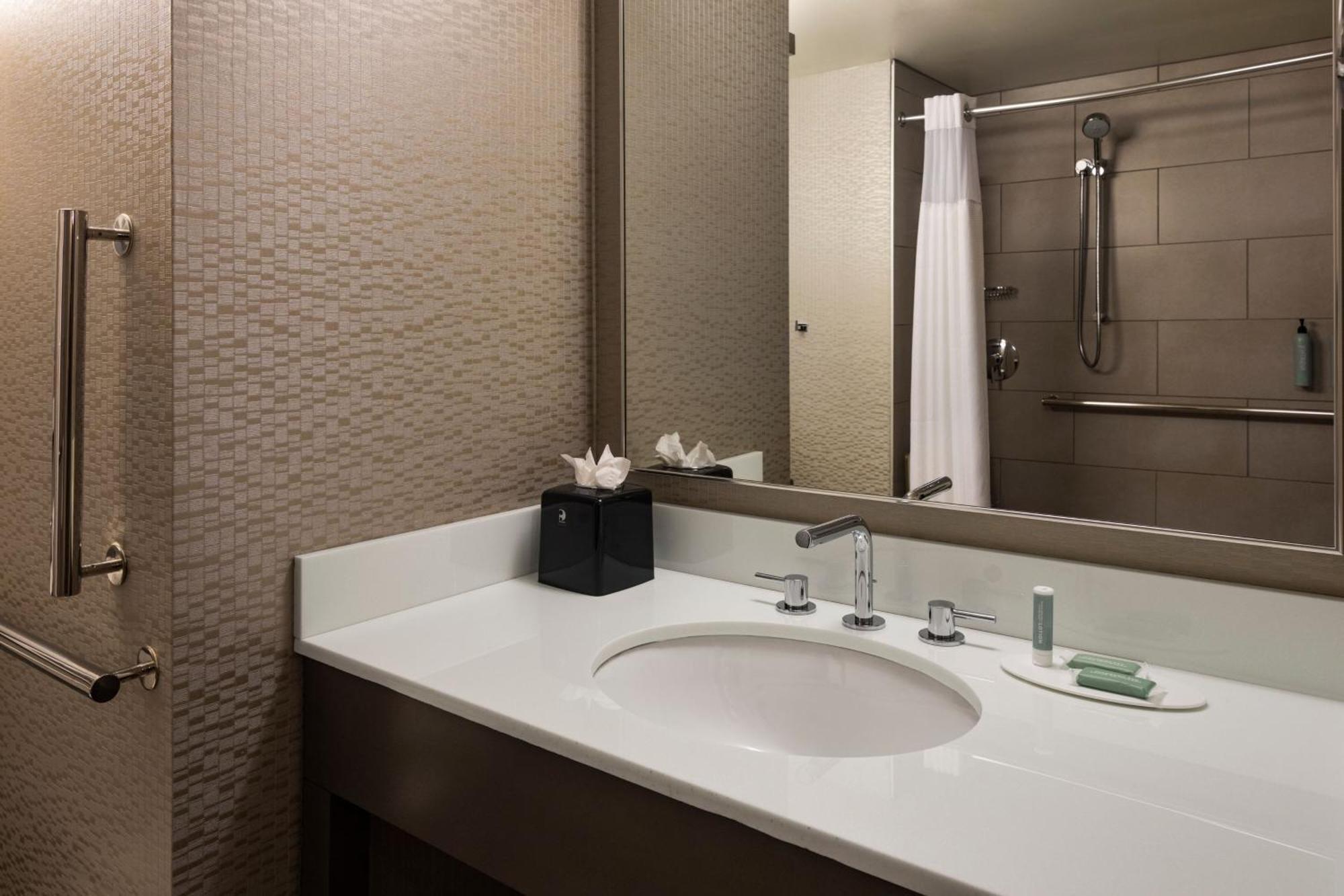 Courtyard By Marriott Minneapolis Downtown Exterior photo