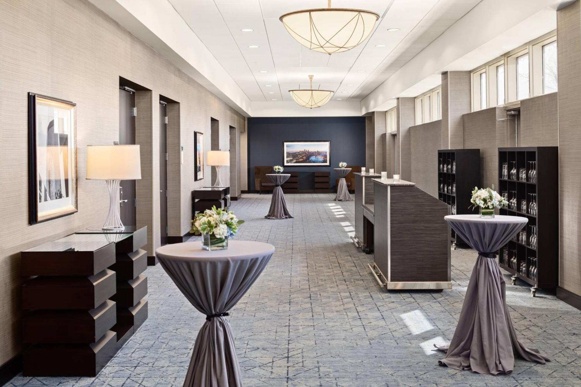 Courtyard By Marriott Minneapolis Downtown Exterior photo
