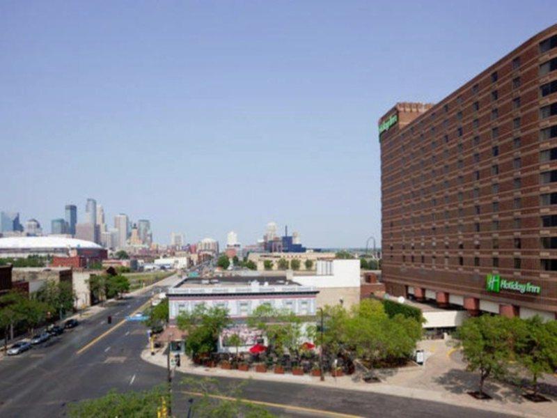 Courtyard By Marriott Minneapolis Downtown Exterior photo