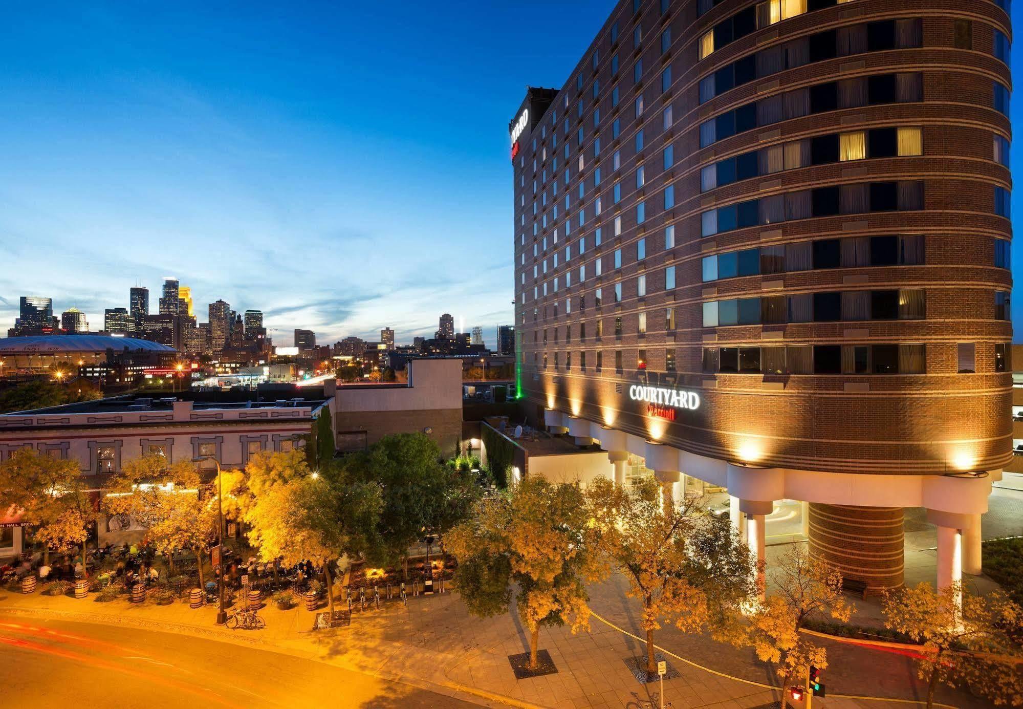 Courtyard By Marriott Minneapolis Downtown Exterior photo